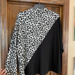 Vince Camuto color blocked leopard black sweater NWT